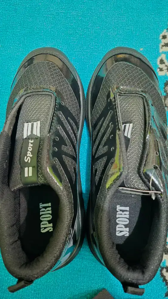 Sepatu sport dan sepatu ortueight