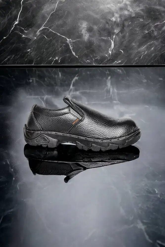 Hemat Sepatu safety anti slip terbaik Purworejo