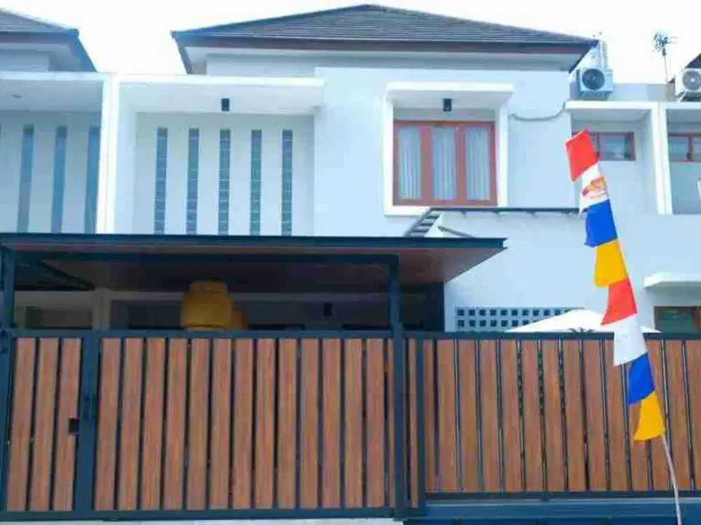 DIJUAL CEPAT!! Rumah 2 lantai Terawat Full Furnish Di Buah Batu