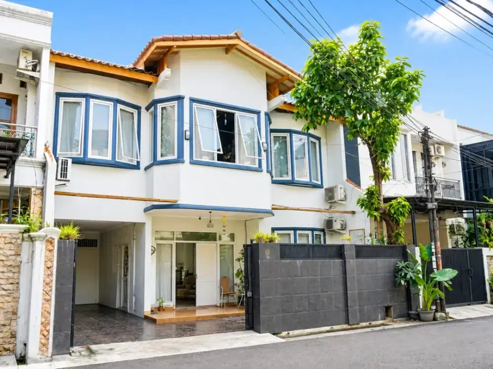 Rumah 2 Lantai Tebet Utara Strategis - LT. 145 m2, Akses 2 Mobil, Siap Huni + Bonus AC, Kitchen Set & Water Heater