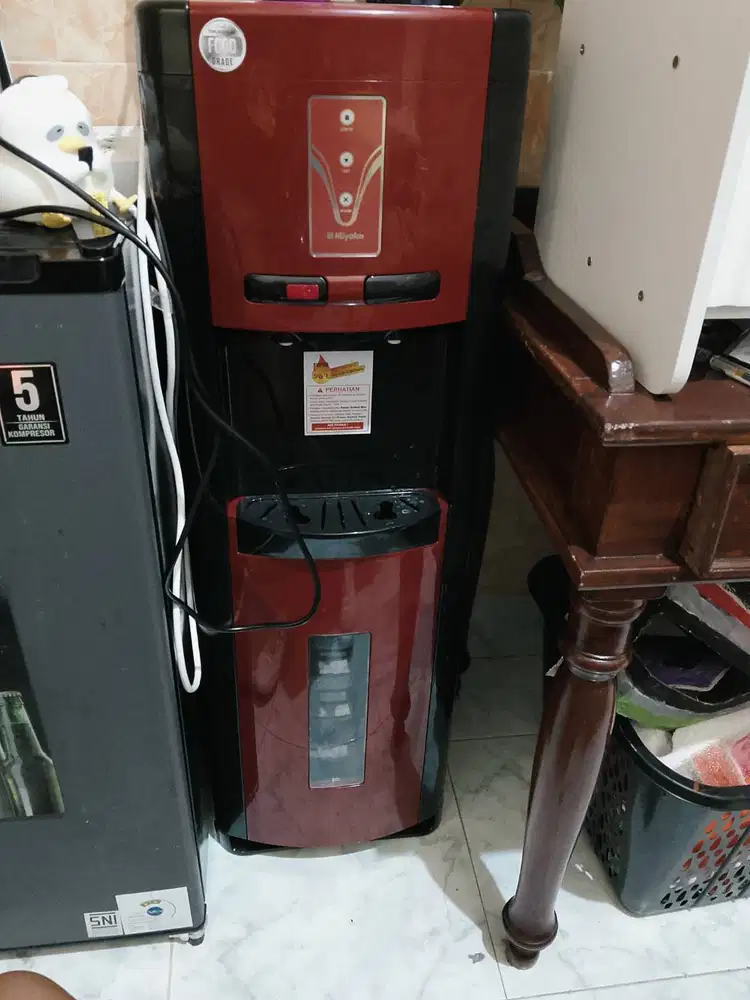 Dijual dispenser bekas rasa baru