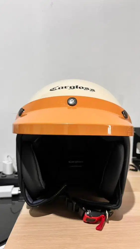 HELM CARGLOSS (ukuran L)