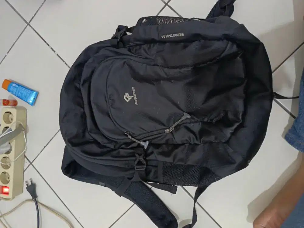 Tas Forster 30l Hitam