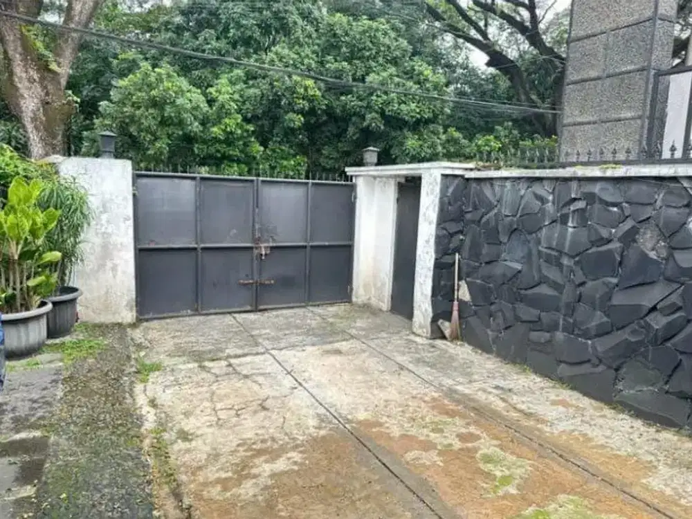 Rumah Mewah Lokasi Prime Sayap Riau Tengah Kota Bandung
