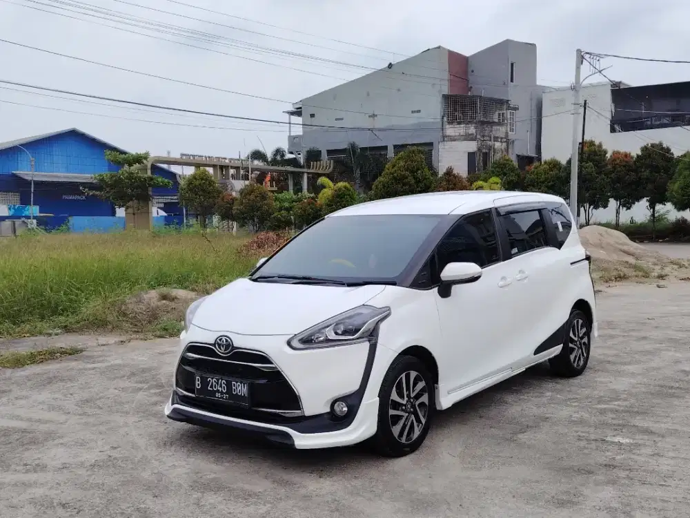 Toyota Sienta Q CVT matic 2017 (at pemakaian 2018)