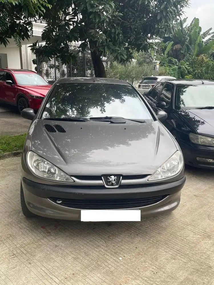 Dijual Peugeot 206 Matic body masih bagus sekali