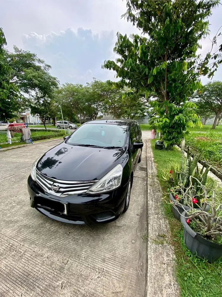 LOW KM 50rb an NISSAN GRAND LIVINA TIPE SV MANUAL 3 BARIS