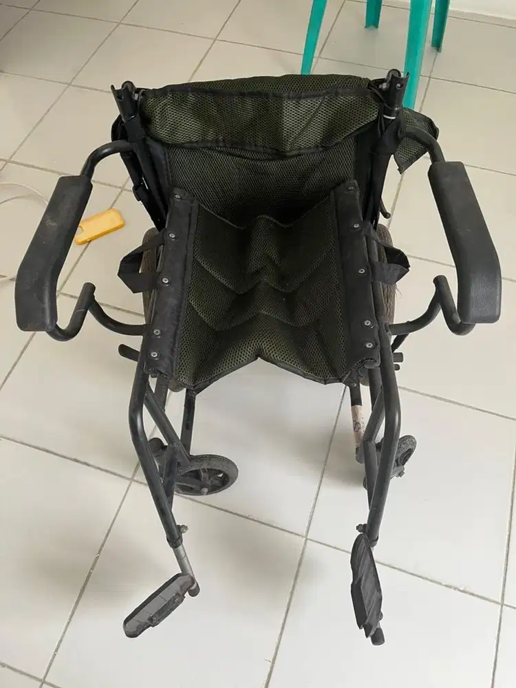Kursi roda bekas