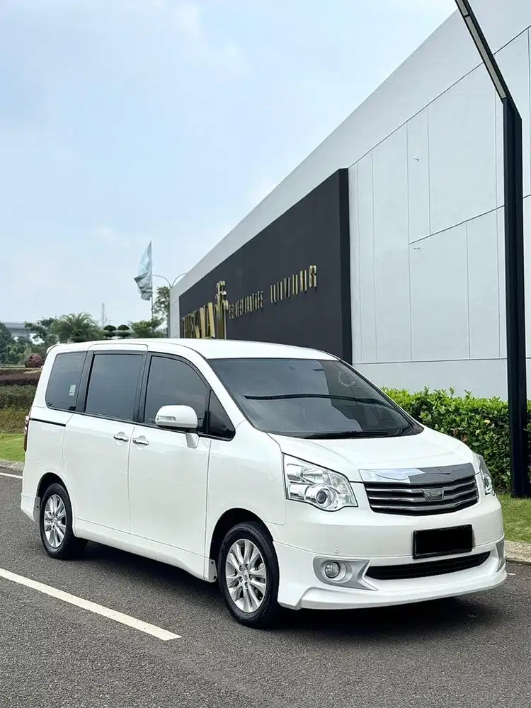 KM LOW 50RB ASLI! Toyota NAV1 2.0 V Limited A/T 2017