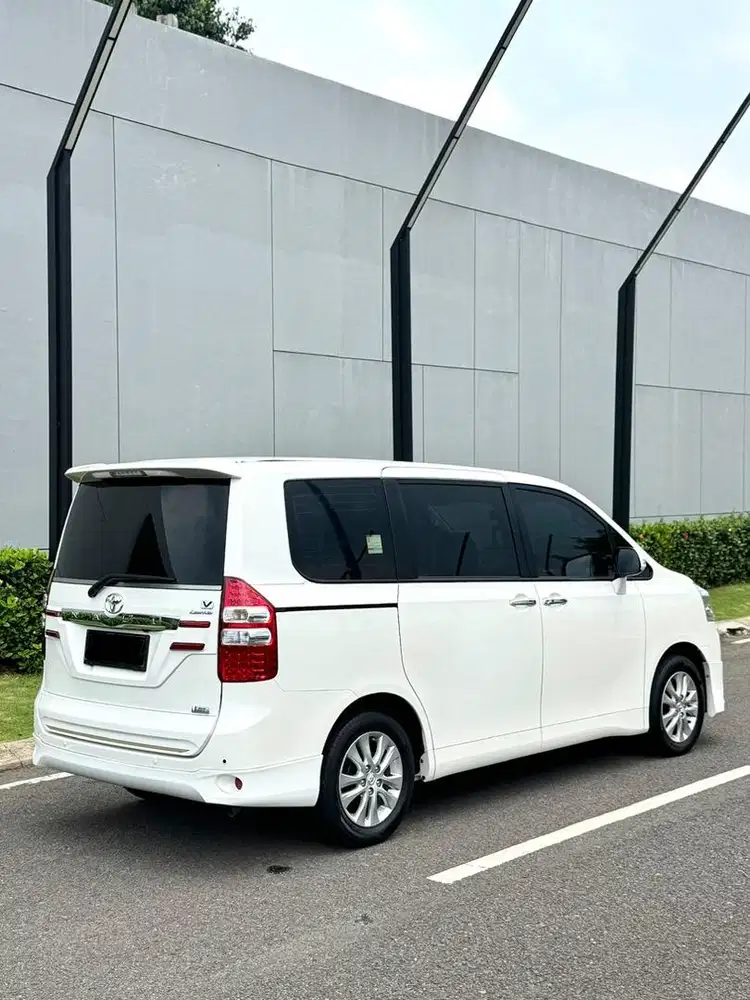 KM LOW 50RB BERKULIATAS! Toyota NAV1 2.0 V Limited A/T 2017