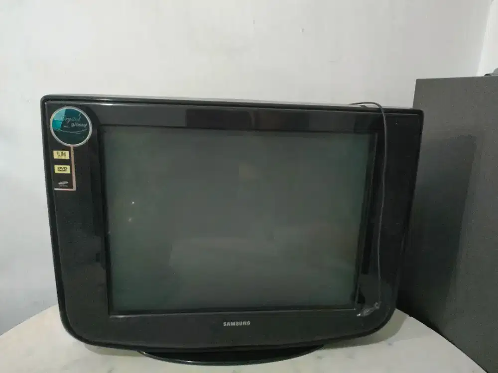 TV slim merk samsung 21'
