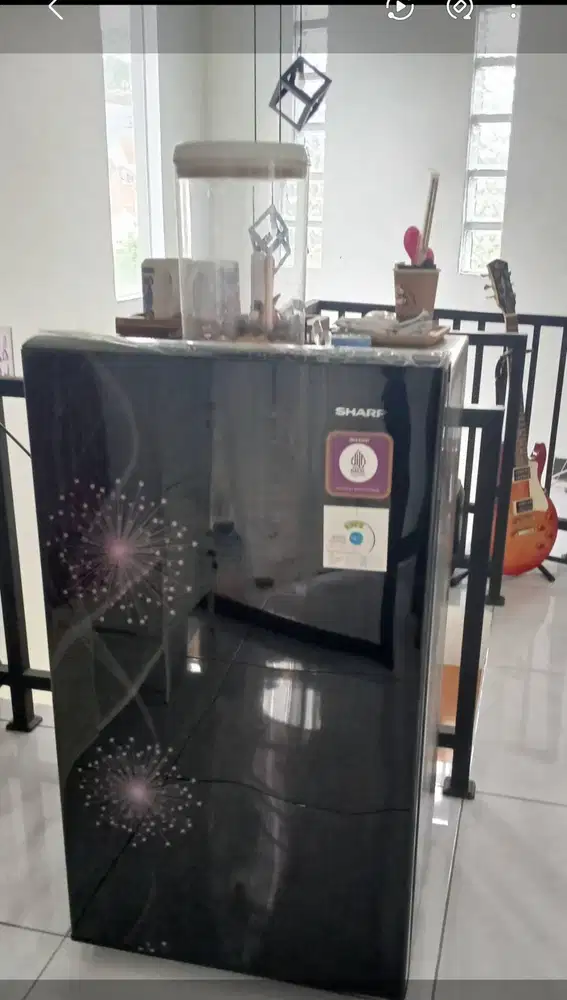 Kulkas SHARP SJX 167 MG GLOSSY DOOR - MASIH ADA GARANSI RESMI