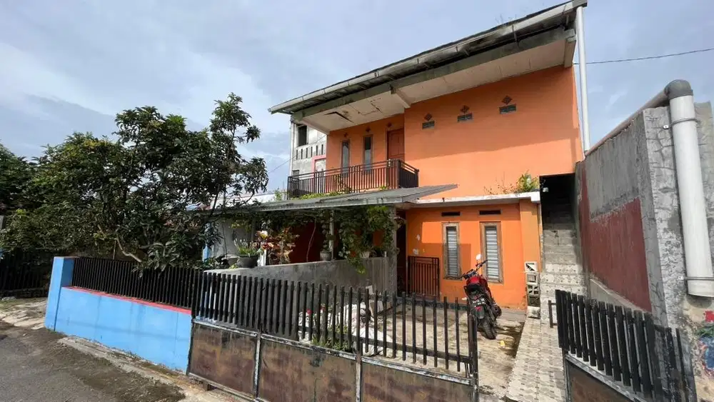 Rumah Besar view sawah dan gunung dijual Cepat