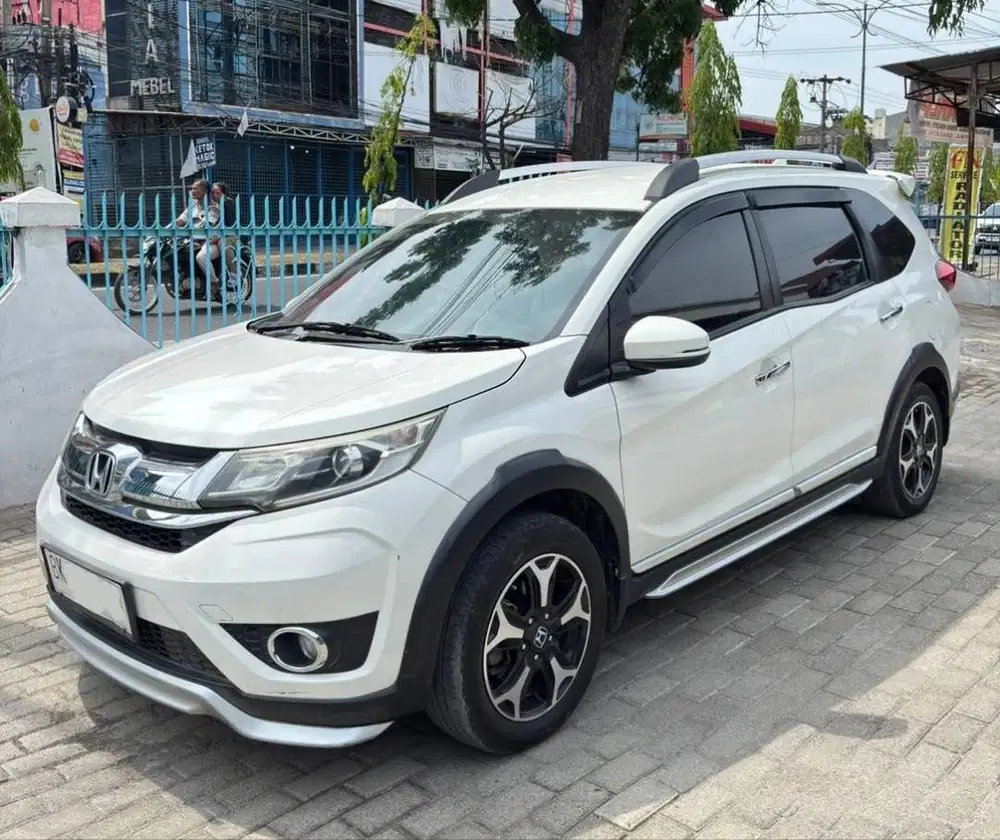 Honda BR-V Prestige CVT 2017 Putih – Tangan 1 – Terawat – Siap Pakai