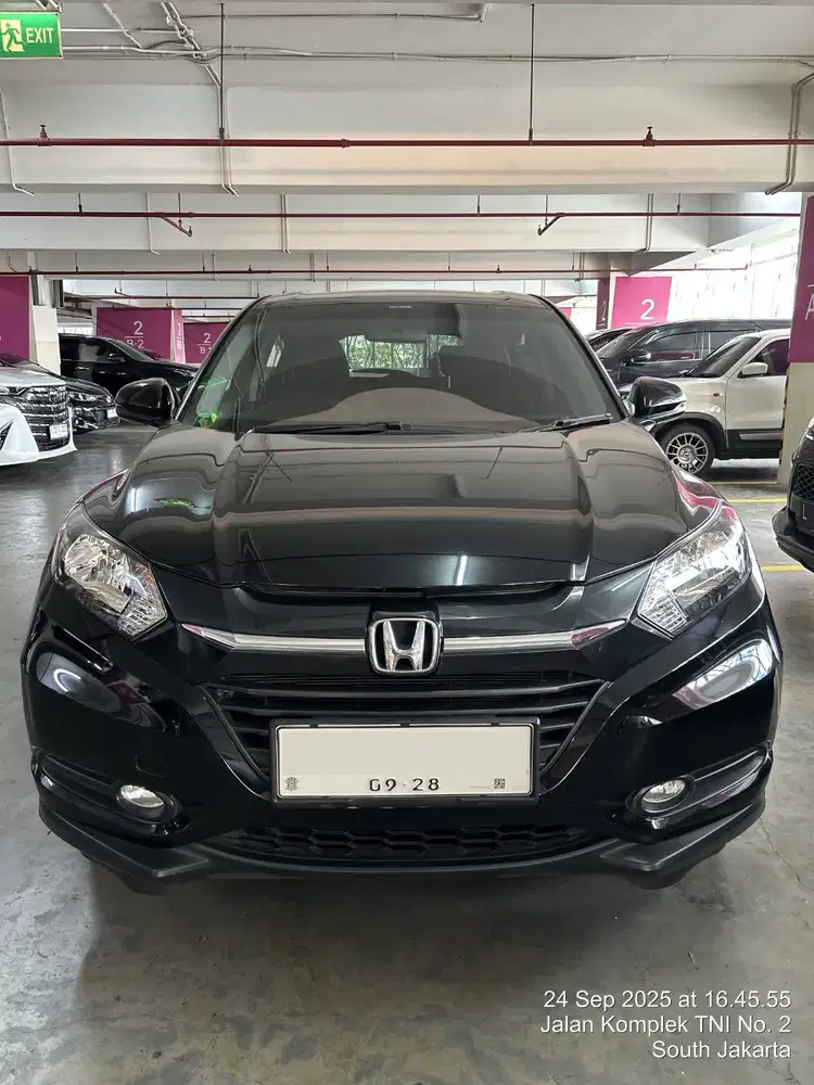 HONDA HRV 2018 BLACK KM RENDAH KONDISI OKE