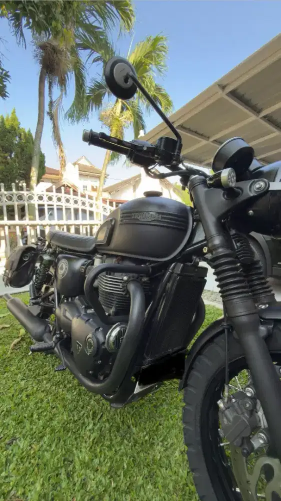 FOR SALE!! Triumph T120 Rare ACE Cafe Edition 2020