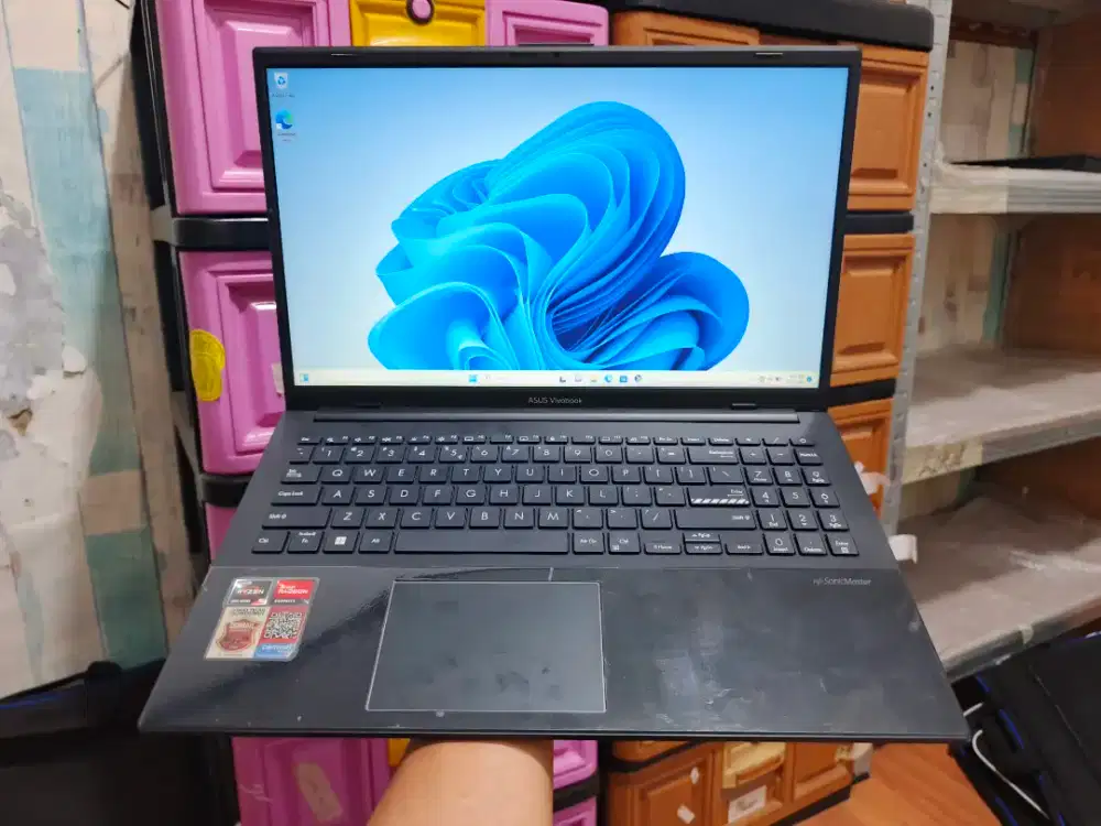 Laptop Desain Slim Asus Vivobook E1504FA Ryzen 5 7520U Ram 8 Ssd 512