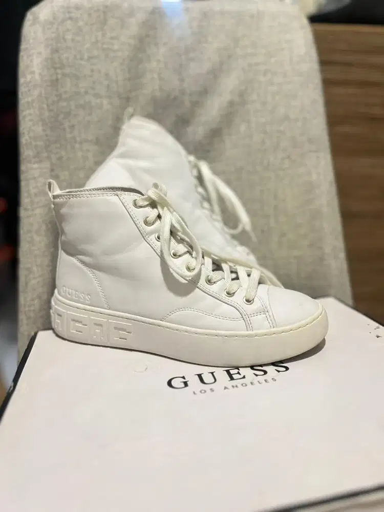 Sepatu Guess (Nego)