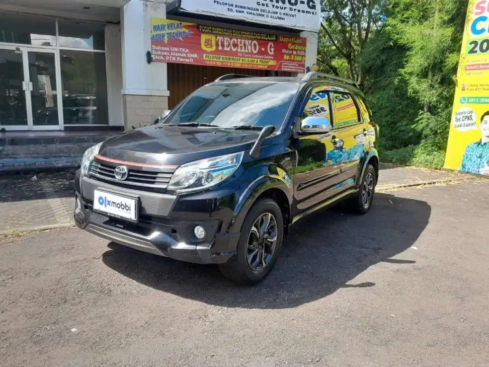 Hot Sale - Toyota Rush 1.5 TRD Sportivo Ultimo Bensin AT 2017 Hitam