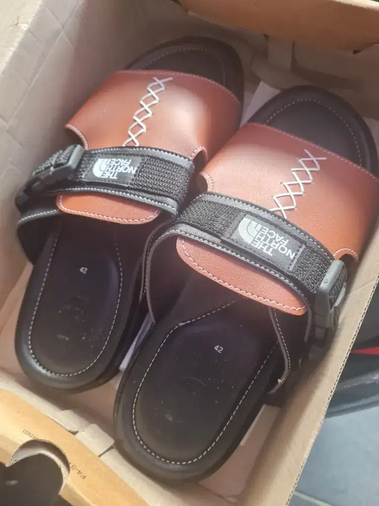 Sandal TNF baru