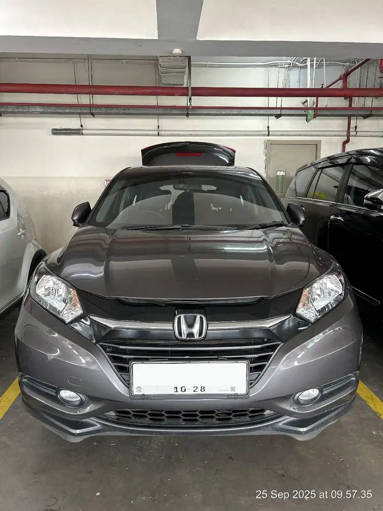 HONDA HRV 2018 ABU ABU KM RENDAH KONDISI OKE