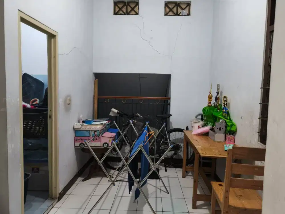 Jual Rumah Murah nyaman strategis komplek dekat tol masih nego di BSD