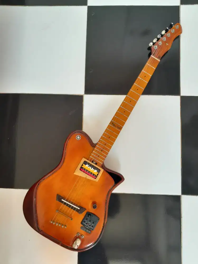 Gitar listrik akustik handmade.
