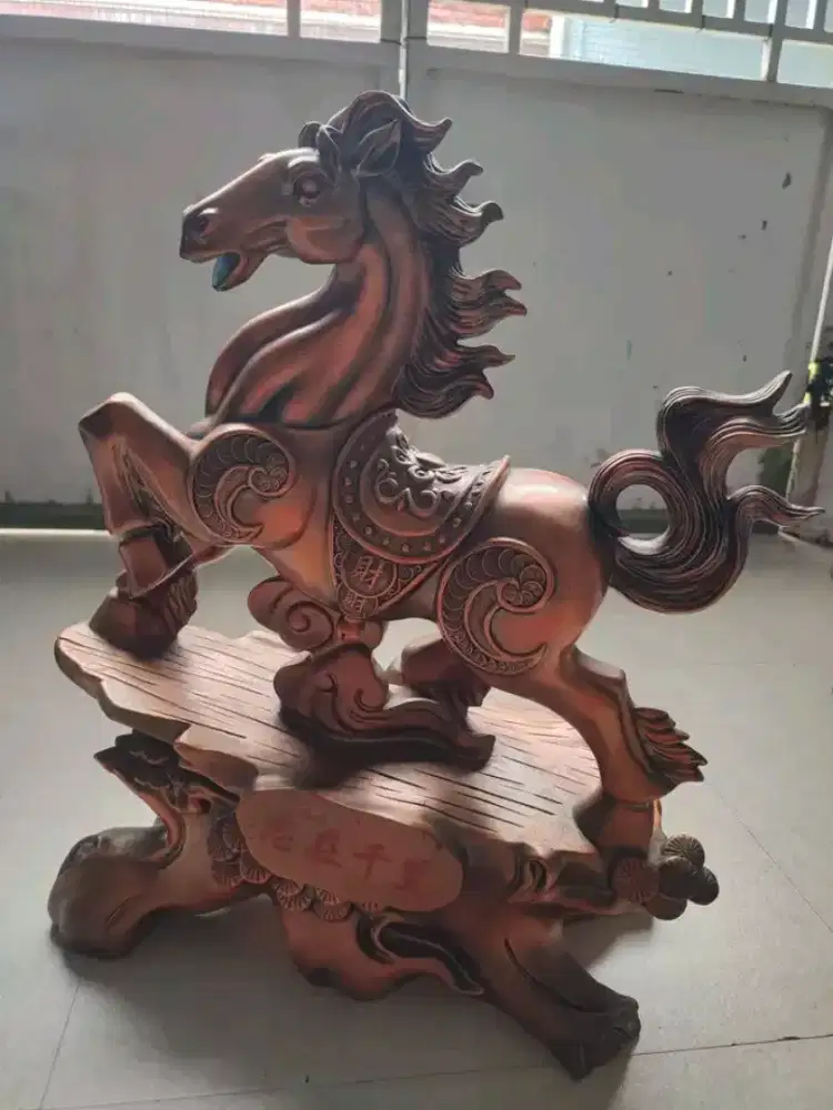 patung kuda feng shui resin