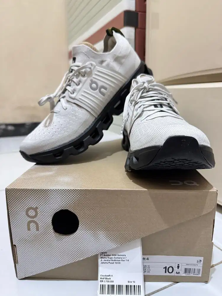 Sepatu Oncloud Swift Bekas kaya Baru