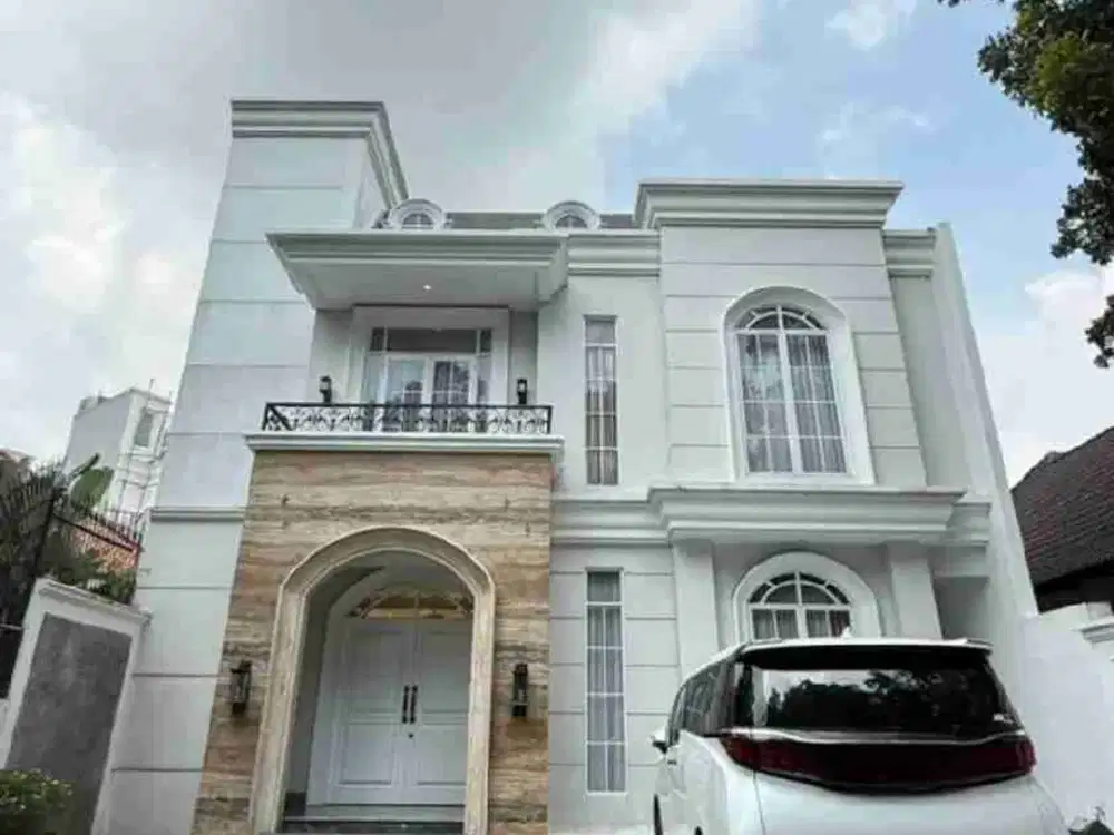 Dijual Rumah Mewah di Menteng: Ada Lift, Kolam Renang & Rooftop (Furnished)