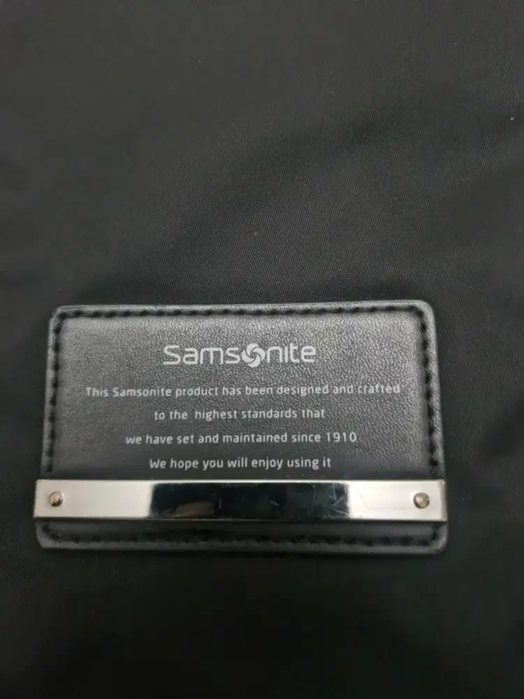 Samsonite selempang