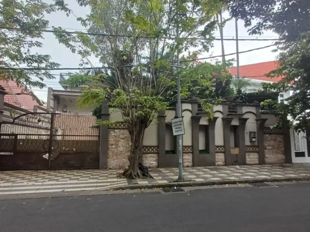 Rumah Strategis Jl Progo dekat Raya Darmo Surabaya Pusat
