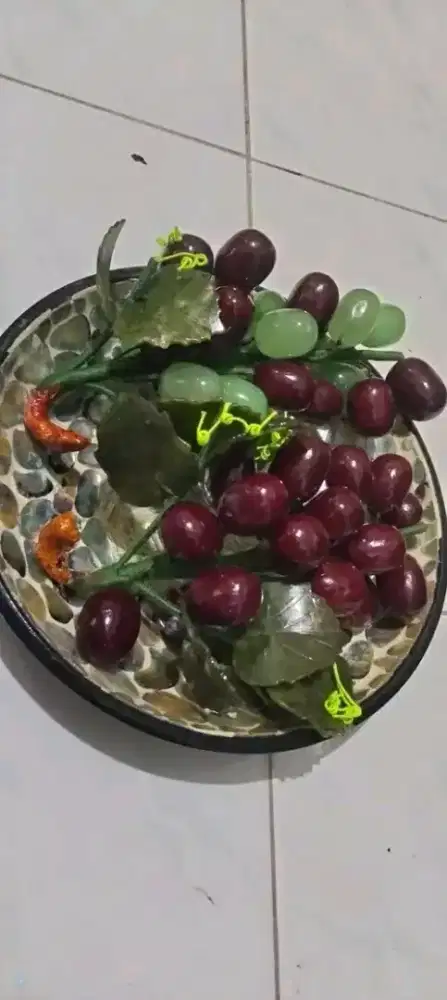 Pajangan bunga buah anggur dari batu giok