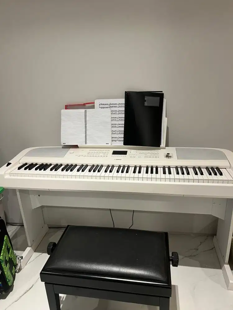 Keyboard Yamaha DGX 670