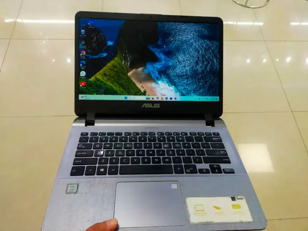 Dijual laptop Asus Vivobook A407UB Intel i3-7100 ram 8GB DDR4 SSD 256G