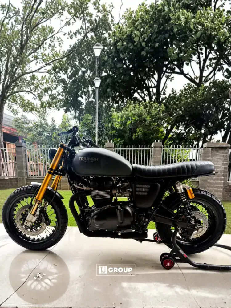FOR SALE!! Triumph Bonneville T100 2012