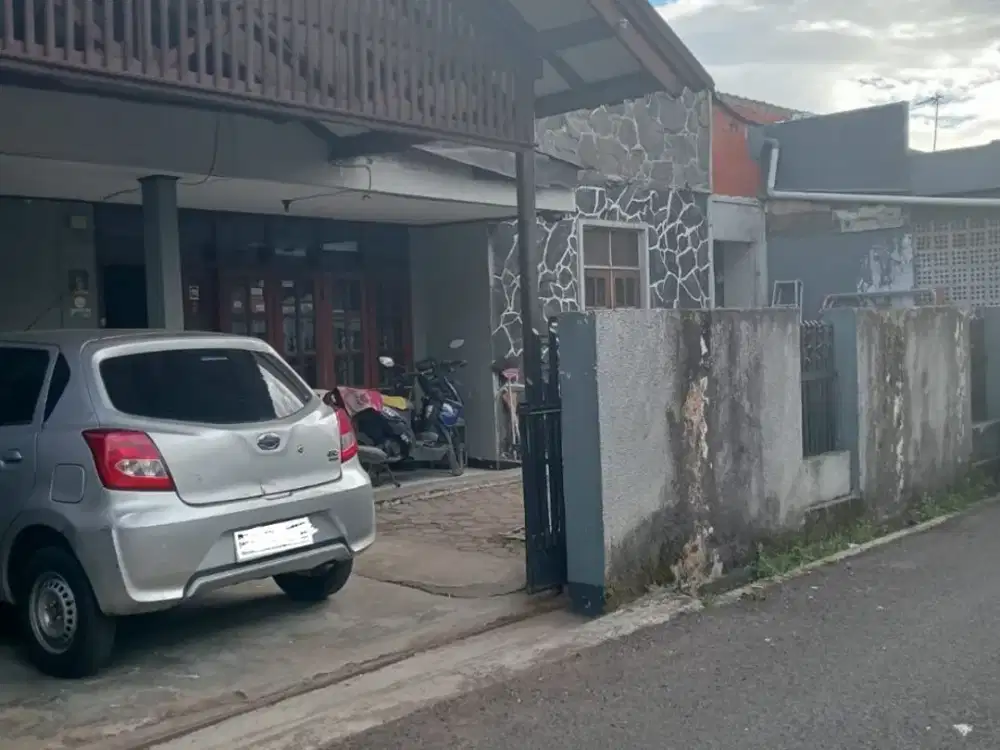 Rumah siap huni di sekelimus buah batu Bandung