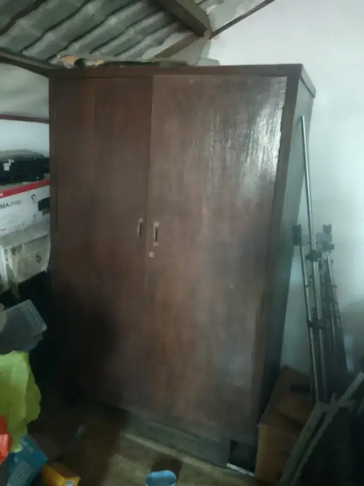 Lemari kayu 2 pintu
