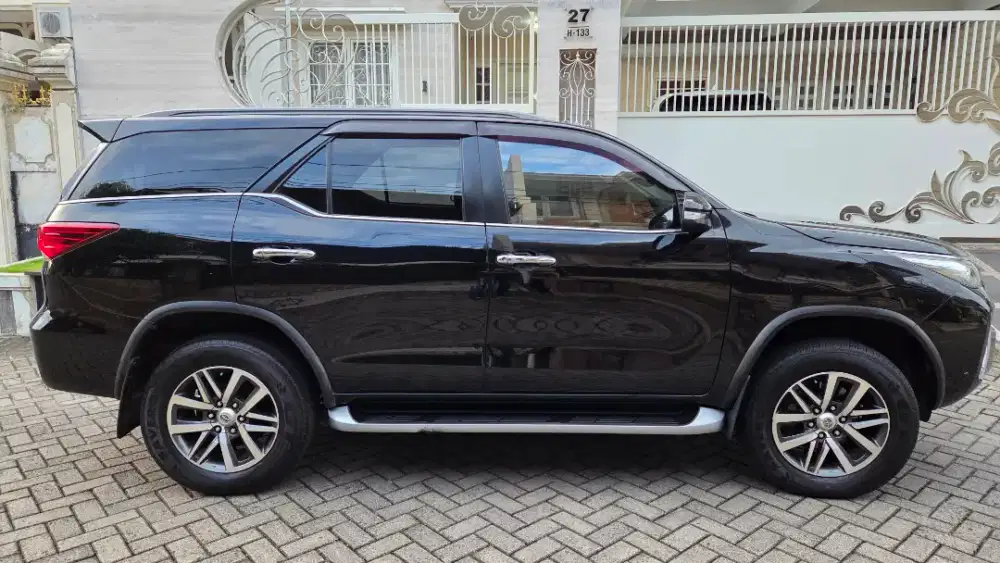 Toyota Fortuner VRZ Diesel 2.4 AT tahun 2017