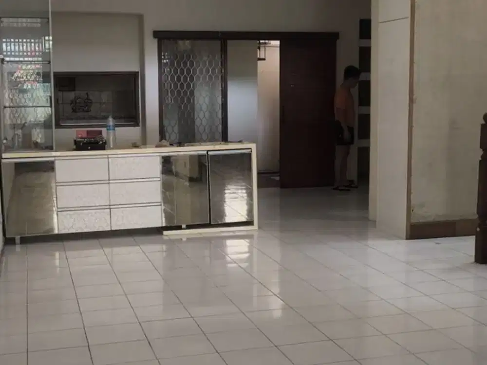 DISEWAKAN Rumah di Sunter 2 lantai