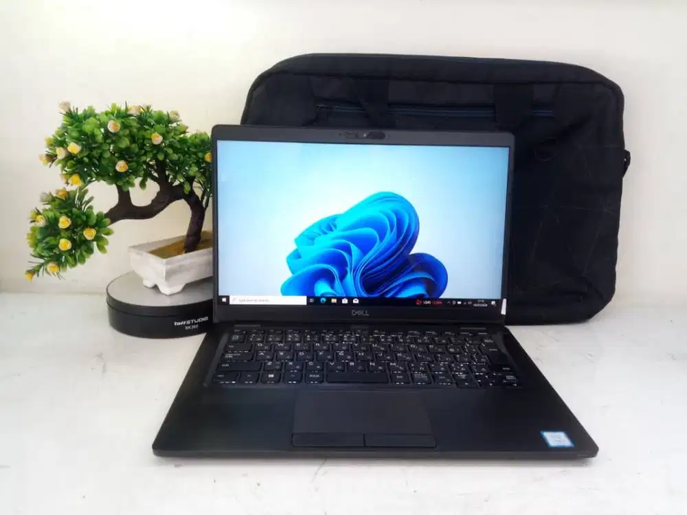 JUAL LAPTOP Dell Latitude 5300 i5-8265U/8gb/256gb/13,3inci FHD IPS