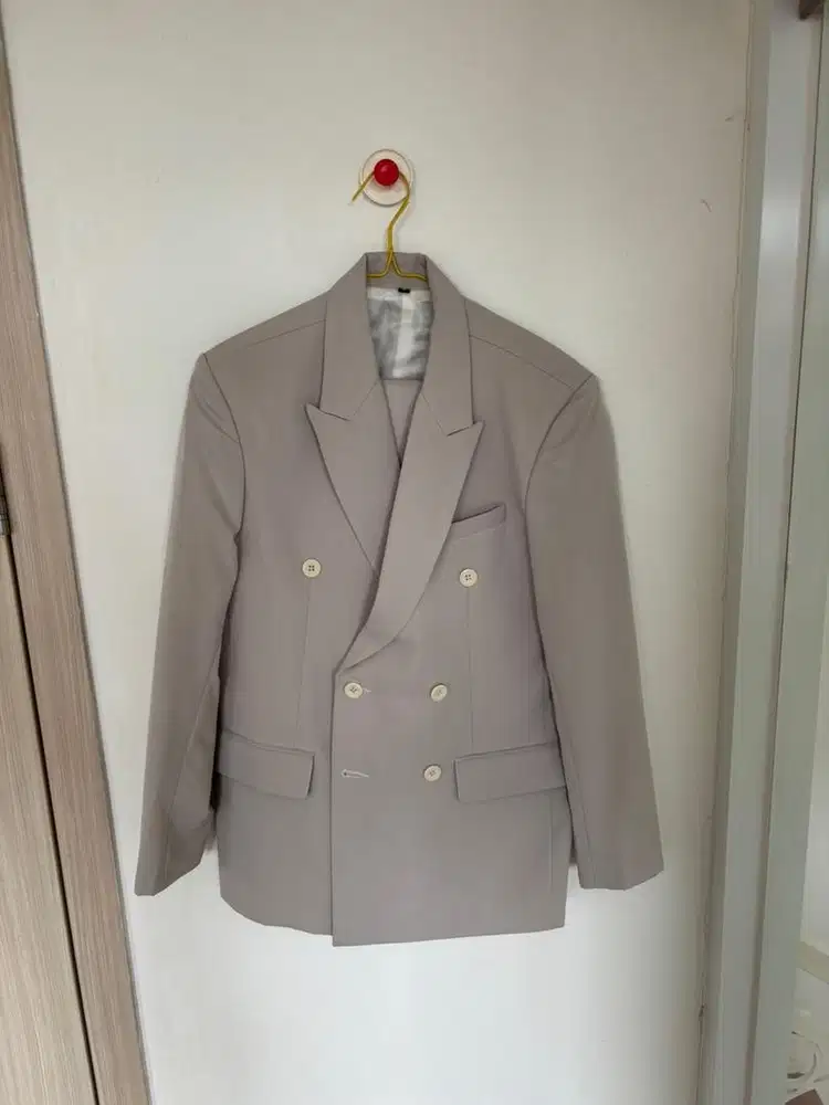 NEW! Double breasted suit