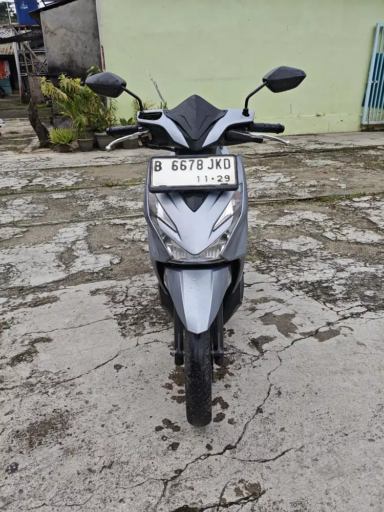 Honda beat 2024 silver