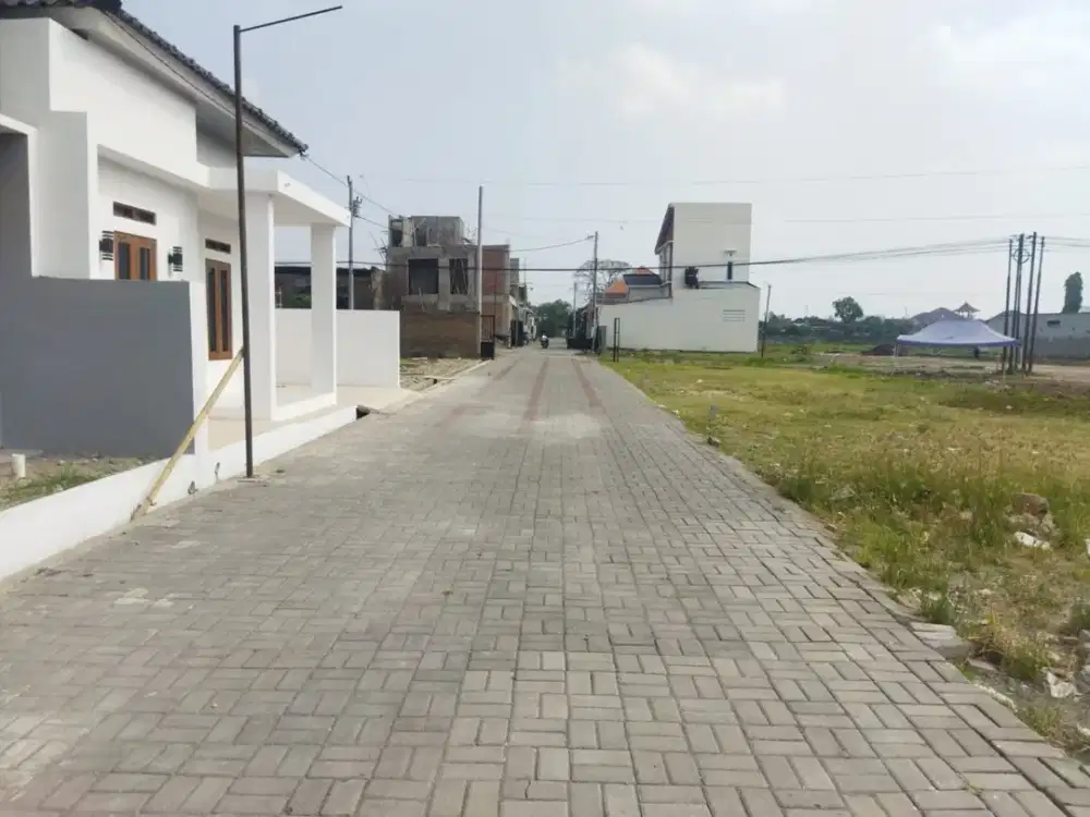 dijual tanah luas 90m2 lokasi dekat dari luwes gentan dan jln raya gentan
