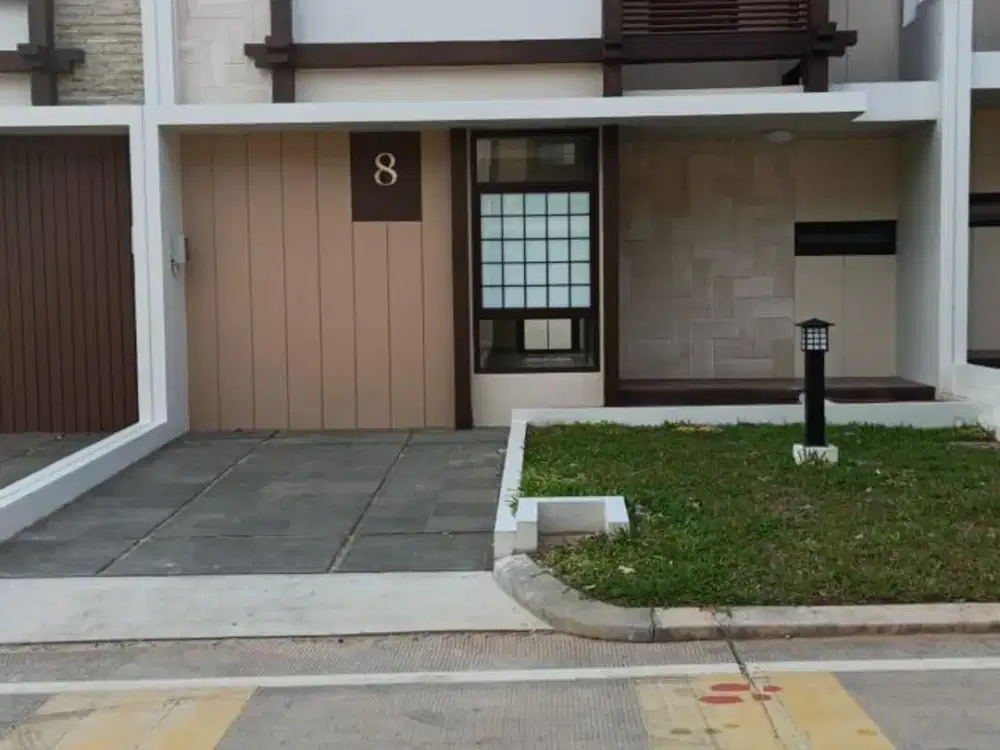 Rumah cantik di The Patio Woodland Lippo Cikarang Bekasi