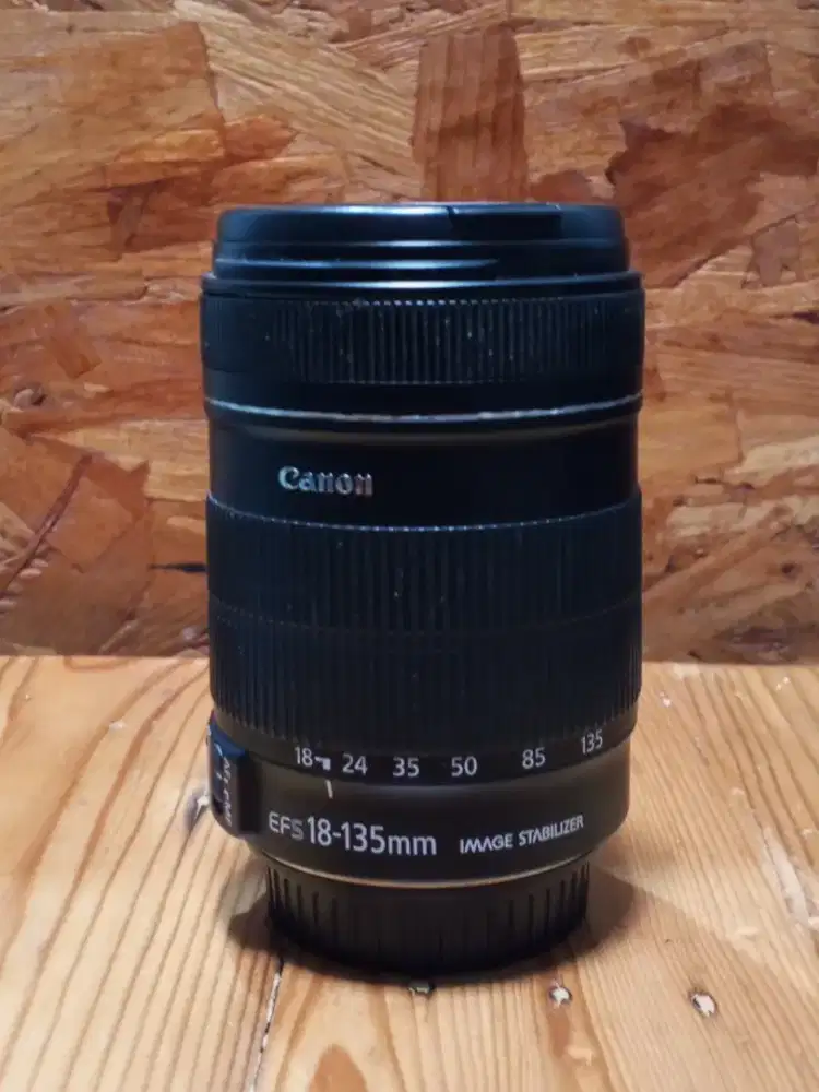 Lensa Canon efs 18-135mm is