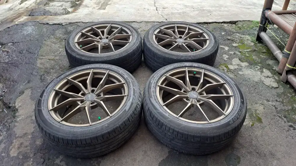 Velg dan ban r18 for hrv juke innova xpander alphard voxy crv biante