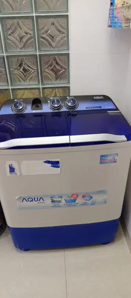 Mesin Cuci Dua Tabung Aqua