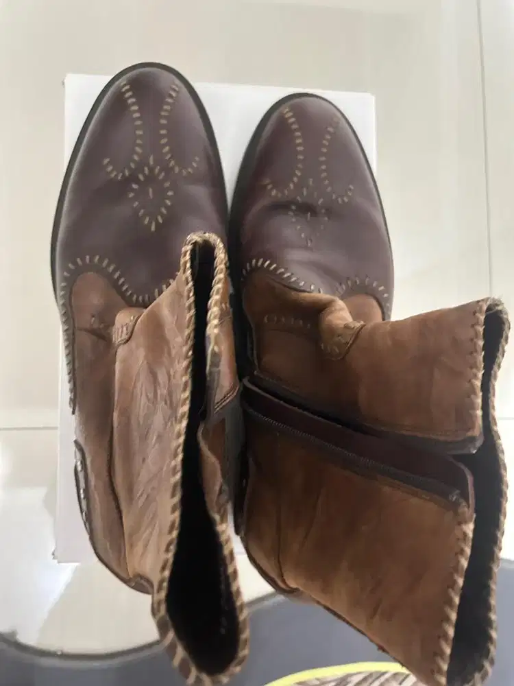 Sepatu booth kulit merk