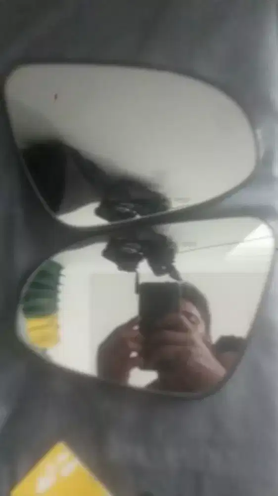 Kaca spion calya/sigra original